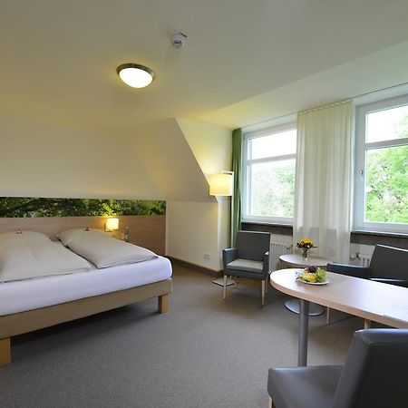 Tagungszentrum Schmerlenbach Хёсбах Экстерьер фото