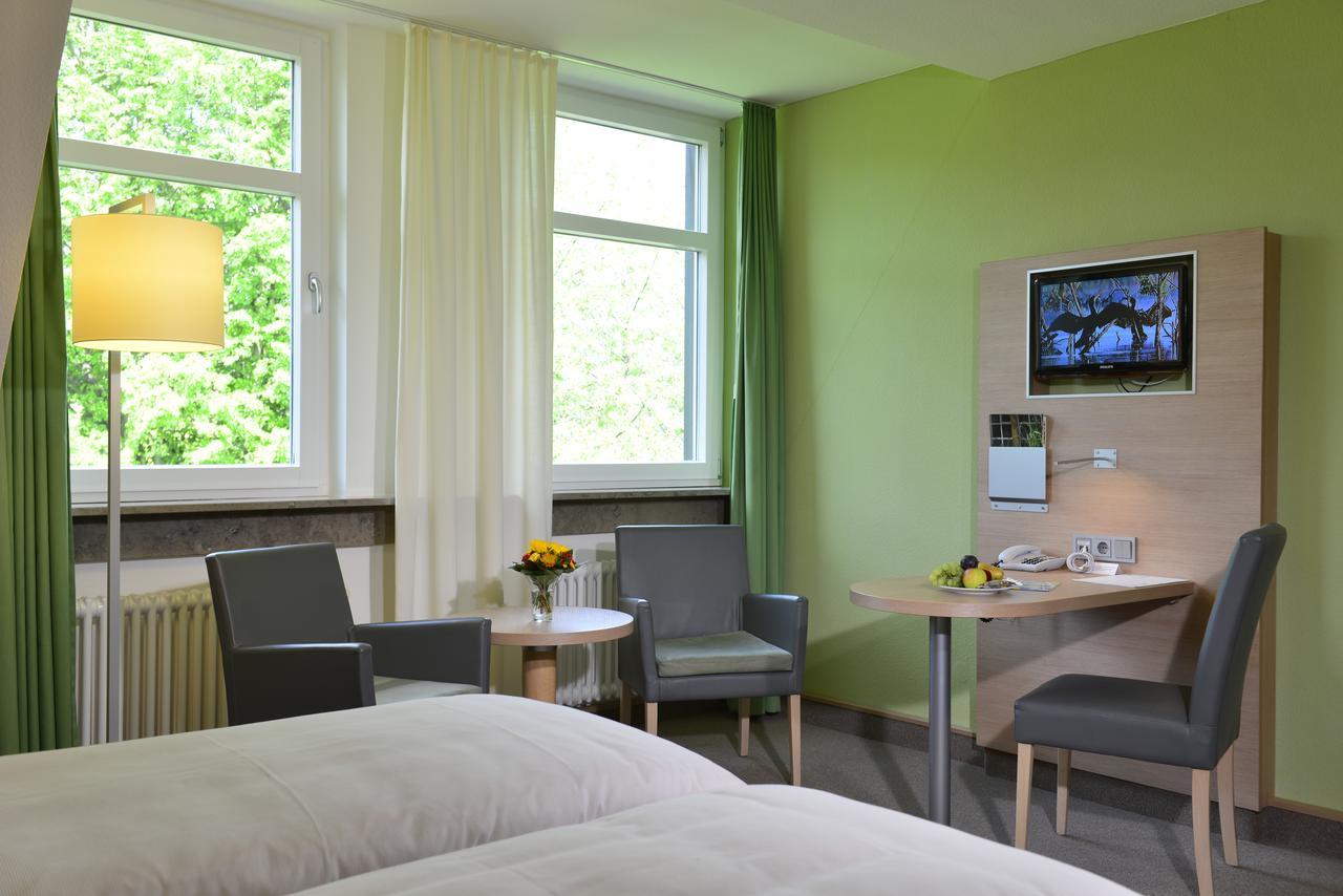 Tagungszentrum Schmerlenbach Хёсбах Экстерьер фото